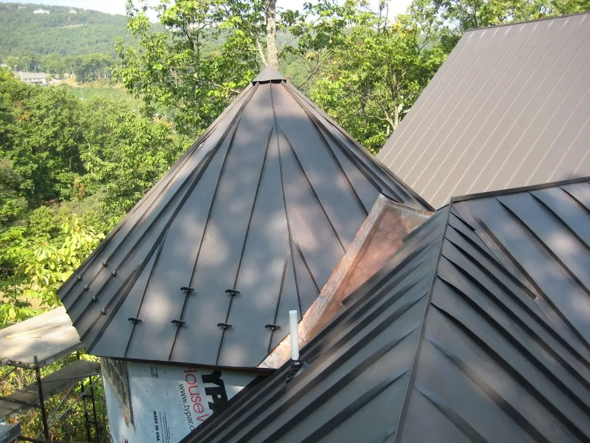 Professional Shingle Replacement & Repair by Craftsman Roofing in Carversville